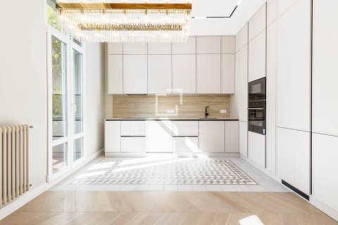 Apartamento de 3 dormitorios en venta en Barcelona, Cataluña, Spain № 4351 - foto 3