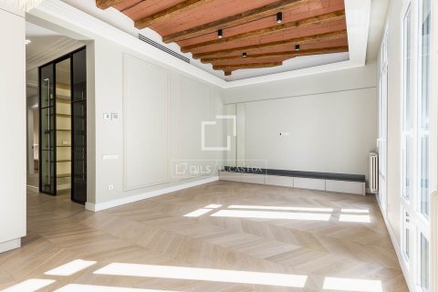 Apartamento de 3 dormitorios en venta en Barcelona, Cataluña, Spain № 4351 - foto 10