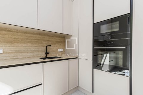 Apartamento de 3 dormitorios en venta en Barcelona, Cataluña, Spain № 4351 - foto 6