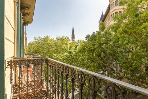 Apartamento de 3 dormitorios en venta en Barcelona, Cataluña, Spain № 4351 - foto 8