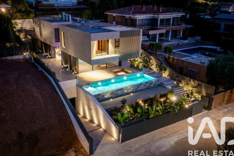 4 bedrooms house for sale in Teia, Barcelona, Catalonia, Spain № 7378 - photo 25