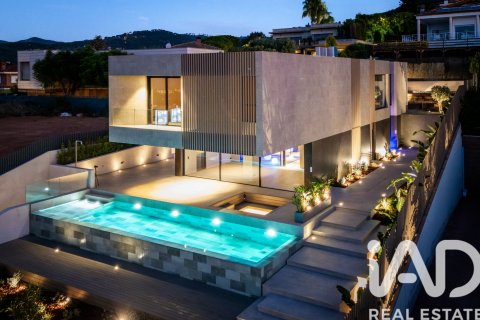 Сasa de 4 dormitorios en venta en Teia, Barcelona, Cataluña, Spain № 7378