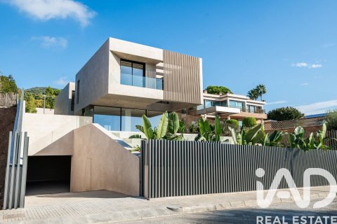 4 bedrooms house for sale in Teia, Barcelona, Catalonia, Spain № 7378 - photo 23