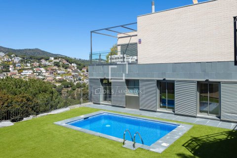 Villa de 4 dormitorios en venta en Alella, Barcelona, Cataluña, Spain № 6528