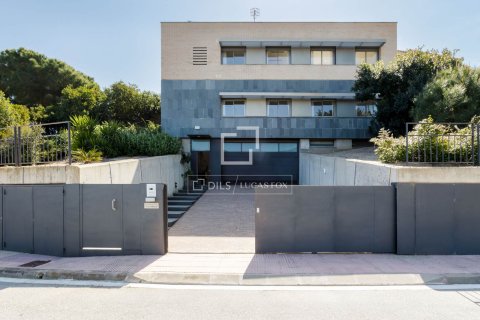 4 bedrooms villa for sale in Alella, Barcelona, Catalonia, Spain № 6530 - photo 22