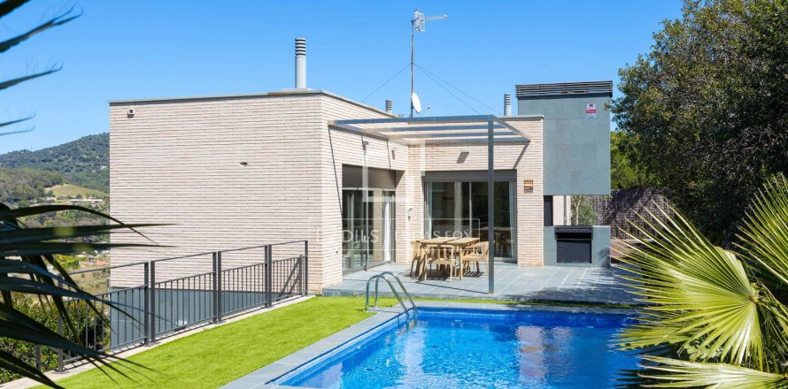 4 bedrooms villa for sale in Alella, Barcelona, Catalonia, Spain № 6530