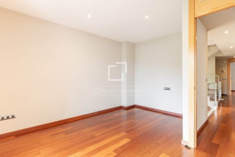 Villa de 6 dormitorios en venta en Bellaterra, Barcelona, Cataluña, Spain № 4370 - foto 19