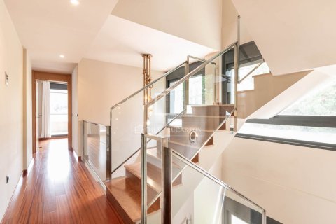 Villa de 6 dormitorios en venta en Bellaterra, Barcelona, Cataluña, Spain № 4370 - foto 18
