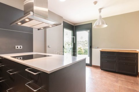 Villa de 6 dormitorios en venta en Bellaterra, Barcelona, Cataluña, Spain № 4370 - foto 12