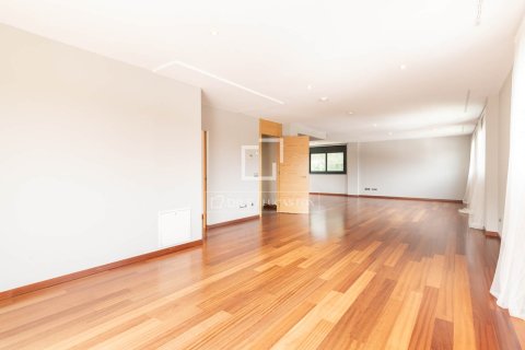Villa de 6 dormitorios en venta en Bellaterra, Barcelona, Cataluña, Spain № 4370 - foto 30