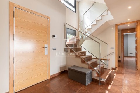 Villa de 6 dormitorios en venta en Bellaterra, Barcelona, Cataluña, Spain № 4370 - foto 13