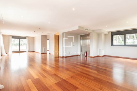 Villa de 6 dormitorios en venta en Bellaterra, Barcelona, Cataluña, Spain № 4370 - foto 28