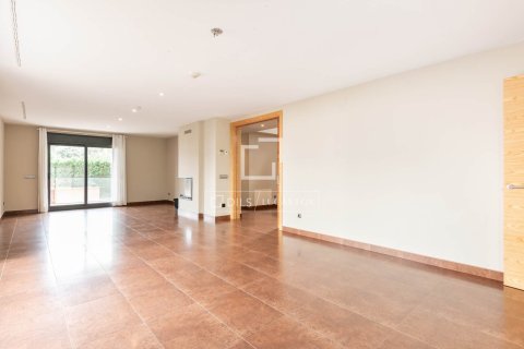 Villa de 6 dormitorios en venta en Bellaterra, Barcelona, Cataluña, Spain № 4370 - foto 8