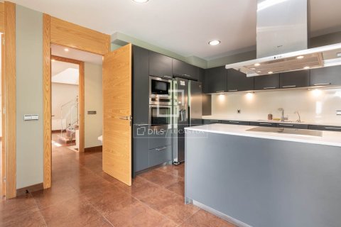 Villa de 6 dormitorios en venta en Bellaterra, Barcelona, Cataluña, Spain № 4370 - foto 9