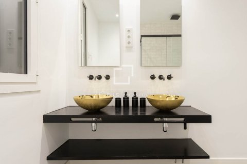 2 bedrooms apartment for sale in Barcelona, Catalonia, Spain № 7276 - photo 3