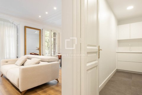 2 bedrooms apartment for sale in Barcelona, Catalonia, Spain № 7276 - photo 19
