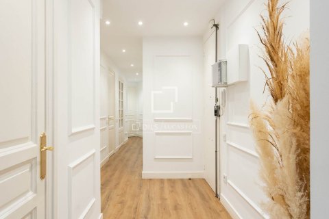 2 bedrooms apartment for sale in Barcelona, Catalonia, Spain № 7276 - photo 14