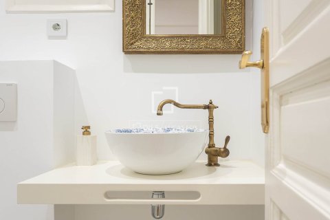 2 bedrooms apartment for sale in Barcelona, Catalonia, Spain № 7276 - photo 10