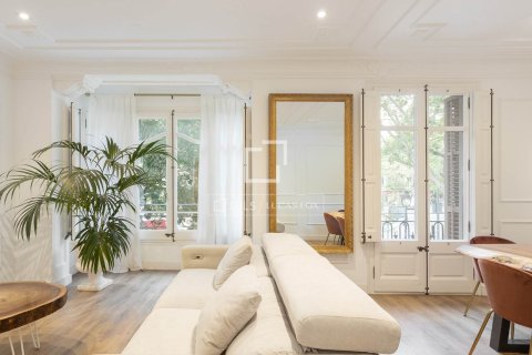 2 bedrooms apartment for sale in Barcelona, Catalonia, Spain № 7276 - photo 29