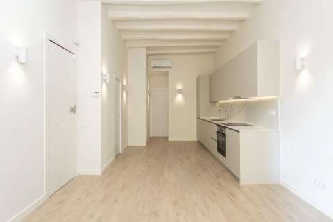 Apartamento de 2 dormitorios en venta en Barcelona, Cataluña, Spain № 3610 - foto 3