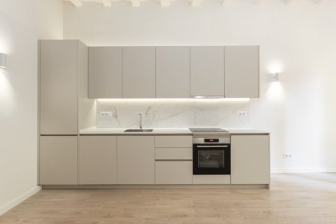 Apartamento de 2 dormitorios en venta en Barcelona, Cataluña, Spain № 3610 - foto 4