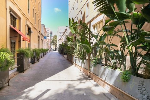 Apartamento de 2 dormitorios en venta en Barcelona, Cataluña, Spain № 3610 - foto 12