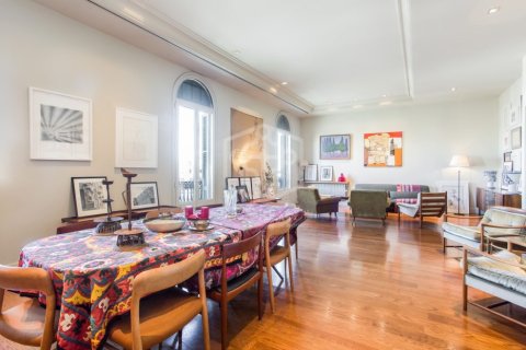 Apartamento de 4 dormitorios en alquiler en Barcelona, Cataluña, Spain № 3577