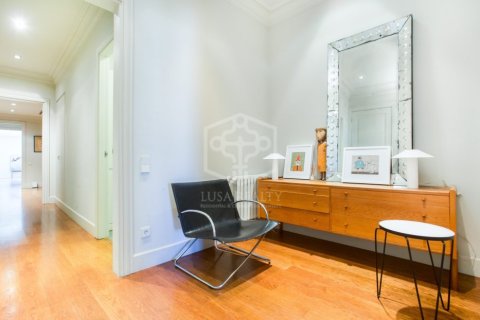 4 bedrooms apartment for rent in Barcelona, Catalonia, Spain № 3577 - photo 4