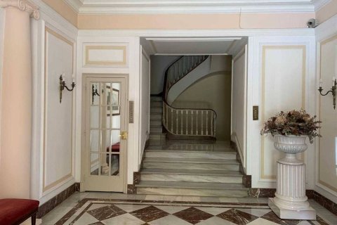 Apartamento de 5 dormitorios en venta en Barcelona, Cataluña, Spain № 8438 - foto 3