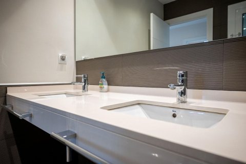 Apartamento de 5 dormitorios en venta en Barcelona, Cataluña, Spain № 8438 - foto 23