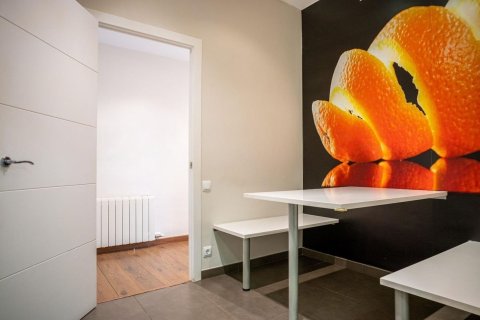 Apartamento de 5 dormitorios en venta en Barcelona, Cataluña, Spain № 8438 - foto 30