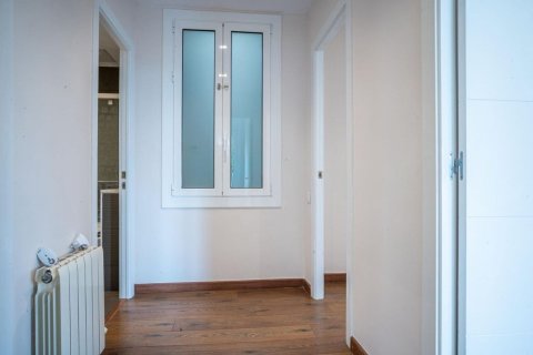 Apartamento de 5 dormitorios en venta en Barcelona, Cataluña, Spain № 8438 - foto 25