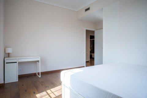 Apartamento de 5 dormitorios en venta en Barcelona, Cataluña, Spain № 8438 - foto 20