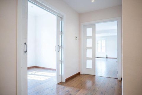 Apartamento de 5 dormitorios en venta en Barcelona, Cataluña, Spain № 8438 - foto 26