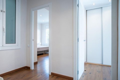 Apartamento de 5 dormitorios en venta en Barcelona, Cataluña, Spain № 8438 - foto 10