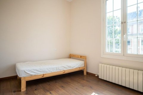 Apartamento de 5 dormitorios en venta en Barcelona, Cataluña, Spain № 8438 - foto 28