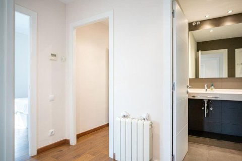 Apartamento de 5 dormitorios en venta en Barcelona, Cataluña, Spain № 8438 - foto 21