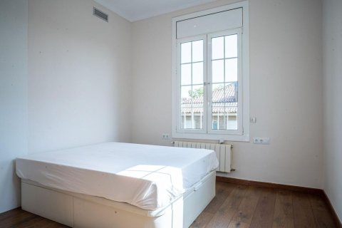 Apartamento de 5 dormitorios en venta en Barcelona, Cataluña, Spain № 8438 - foto 19