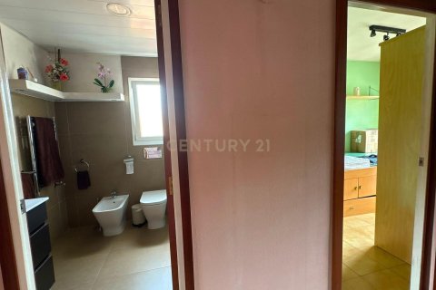 Сasa de 4 dormitorios en venta en Mollet del Vallès, Barcelona, Cataluña, Spain № 8435 - foto 10