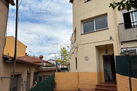 Сasa de 4 dormitorios en venta en Mollet del Vallès, Barcelona, Cataluña, Spain № 8435 - foto 9