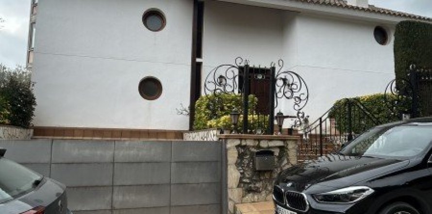 Сasa de 5 dormitorios en venta en Argentona, Barcelona, Cataluña, Spain № 8437