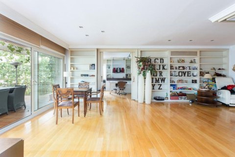 Apartamento de 5 dormitorios en venta en Barcelona, Cataluña, Spain № 8439 - foto 2