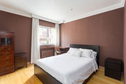 Apartamento de 5 dormitorios en venta en Barcelona, Cataluña, Spain № 8439 - foto 22