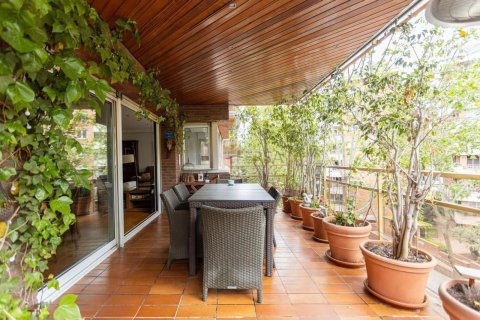 Apartamento de 5 dormitorios en venta en Barcelona, Cataluña, Spain № 8439 - foto 11