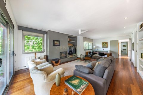 Сasa de 3 dormitorios en venta en Sant Cugat del Vallès, Barcelona, Cataluña, Spain № 8434 - foto 4