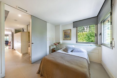 Сasa de 3 dormitorios en venta en Sant Cugat del Vallès, Barcelona, Cataluña, Spain № 8434 - foto 28