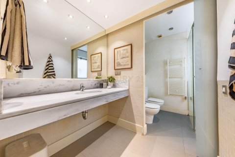 Сasa de 3 dormitorios en venta en Sant Cugat del Vallès, Barcelona, Cataluña, Spain № 8434 - foto 20