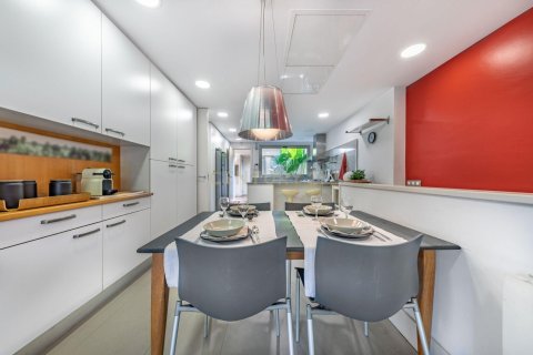 Сasa de 3 dormitorios en venta en Sant Cugat del Vallès, Barcelona, Cataluña, Spain № 8434 - foto 11