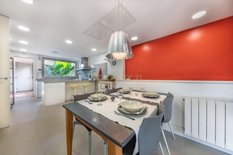 Сasa de 3 dormitorios en venta en Sant Cugat del Vallès, Barcelona, Cataluña, Spain № 8434 - foto 10