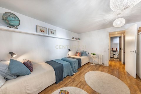 Сasa de 3 dormitorios en venta en Sant Cugat del Vallès, Barcelona, Cataluña, Spain № 8434 - foto 23